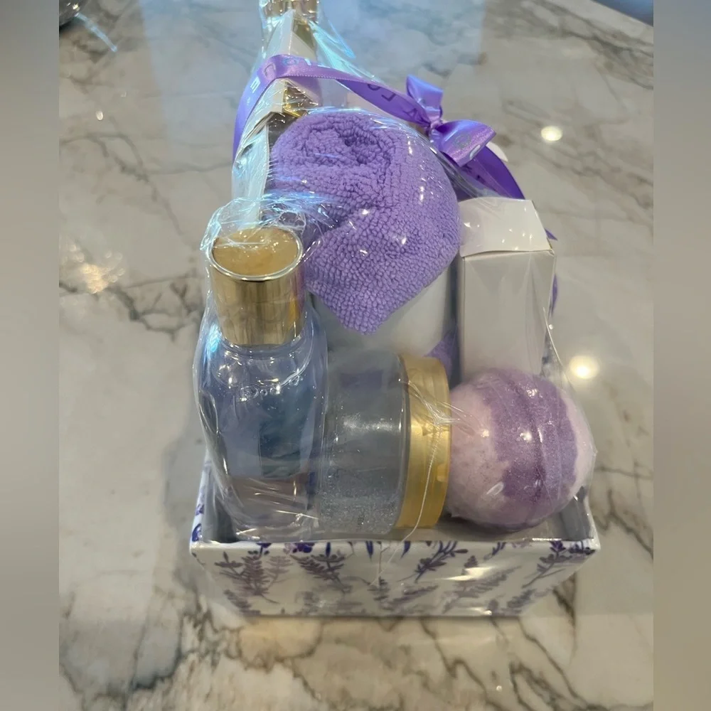 Spa Luxetique Lavender Spa Kit 12 Pcs Lavender Scented Spa Gift Set NEW!